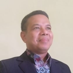 Dr. Paulus Liberthy Wairisal, M.M.