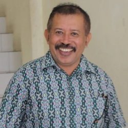 Prof. Dr. Tanwey Gerson Ratumanan, S.Pd., M.Pd.